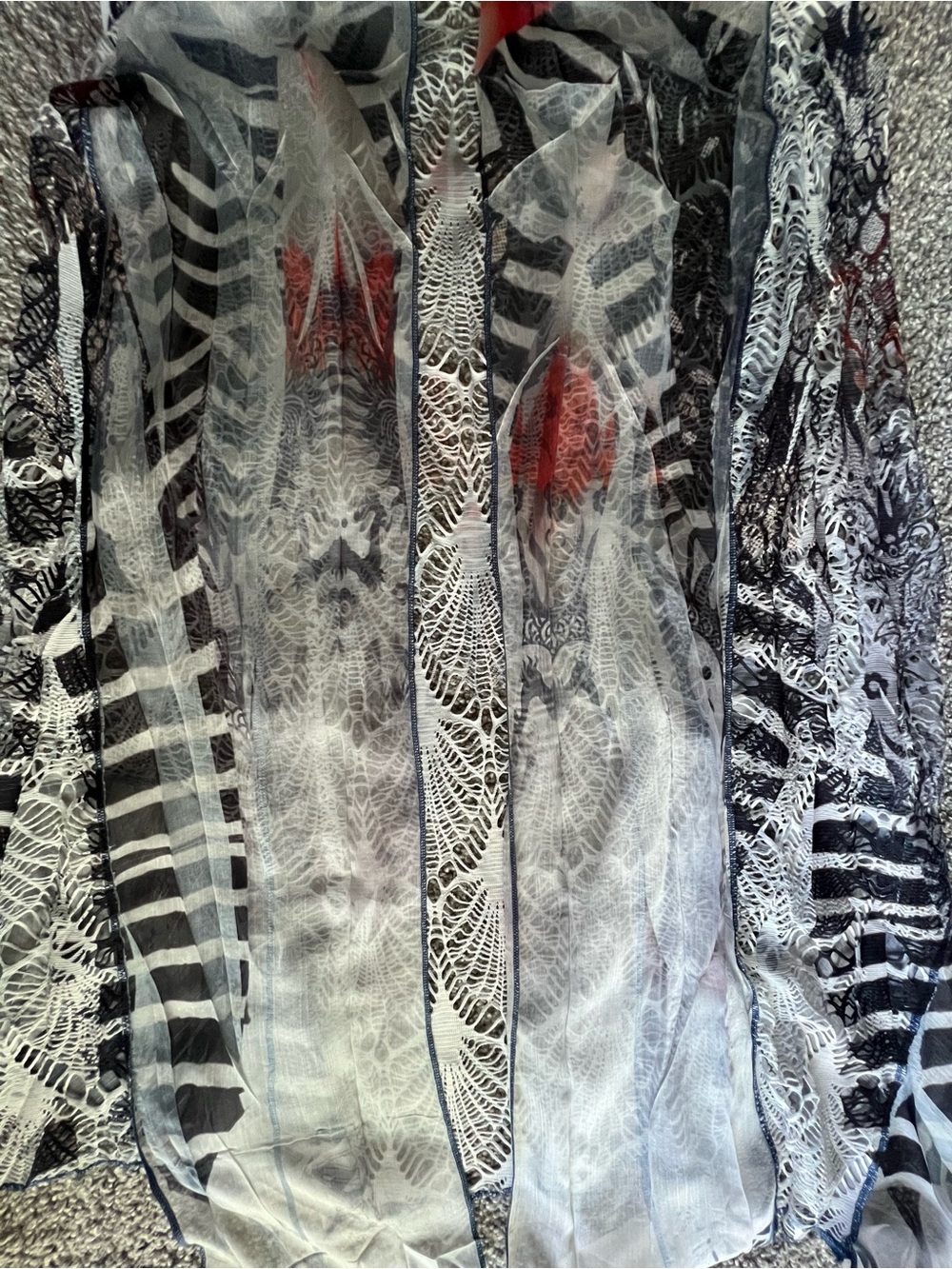 Patterned Shawl🖤 - Picture 4 of 7